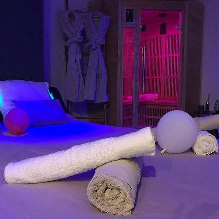 Sweet love romantique by locationslepuyenvelay Le Puy-en-Velay Extérieur photo