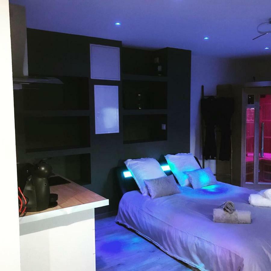 Sweet love romantique by locationslepuyenvelay Le Puy-en-Velay Extérieur photo